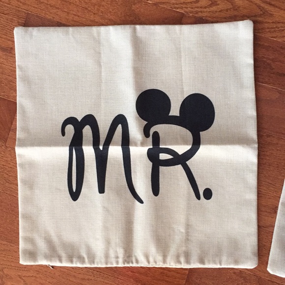 Mr and mrs Disney Mickey pillow cover NWOT - Picture 3 of 6